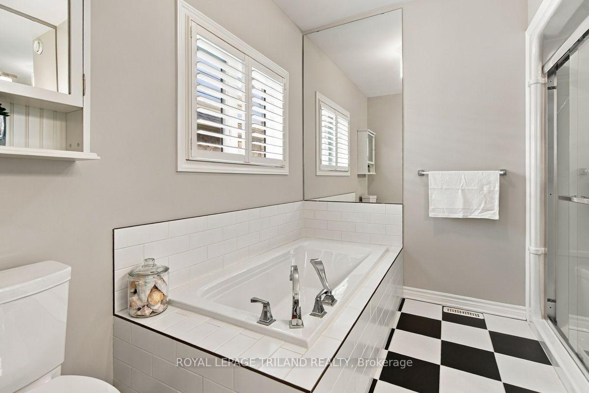 Photo 25 of 43 Hickory Lane, St. Thomas — HOMEH