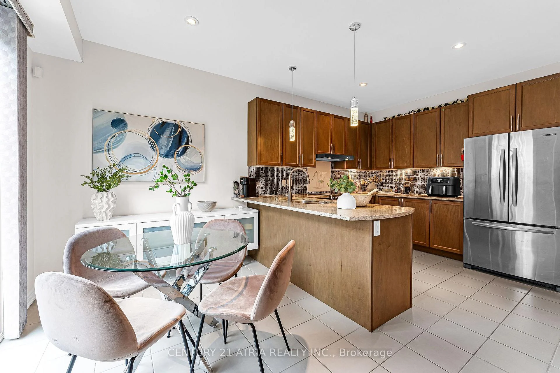 Photo 8 of 468 Kwapis Boulevard, Newmarket, Woodland Hill — HOMEH