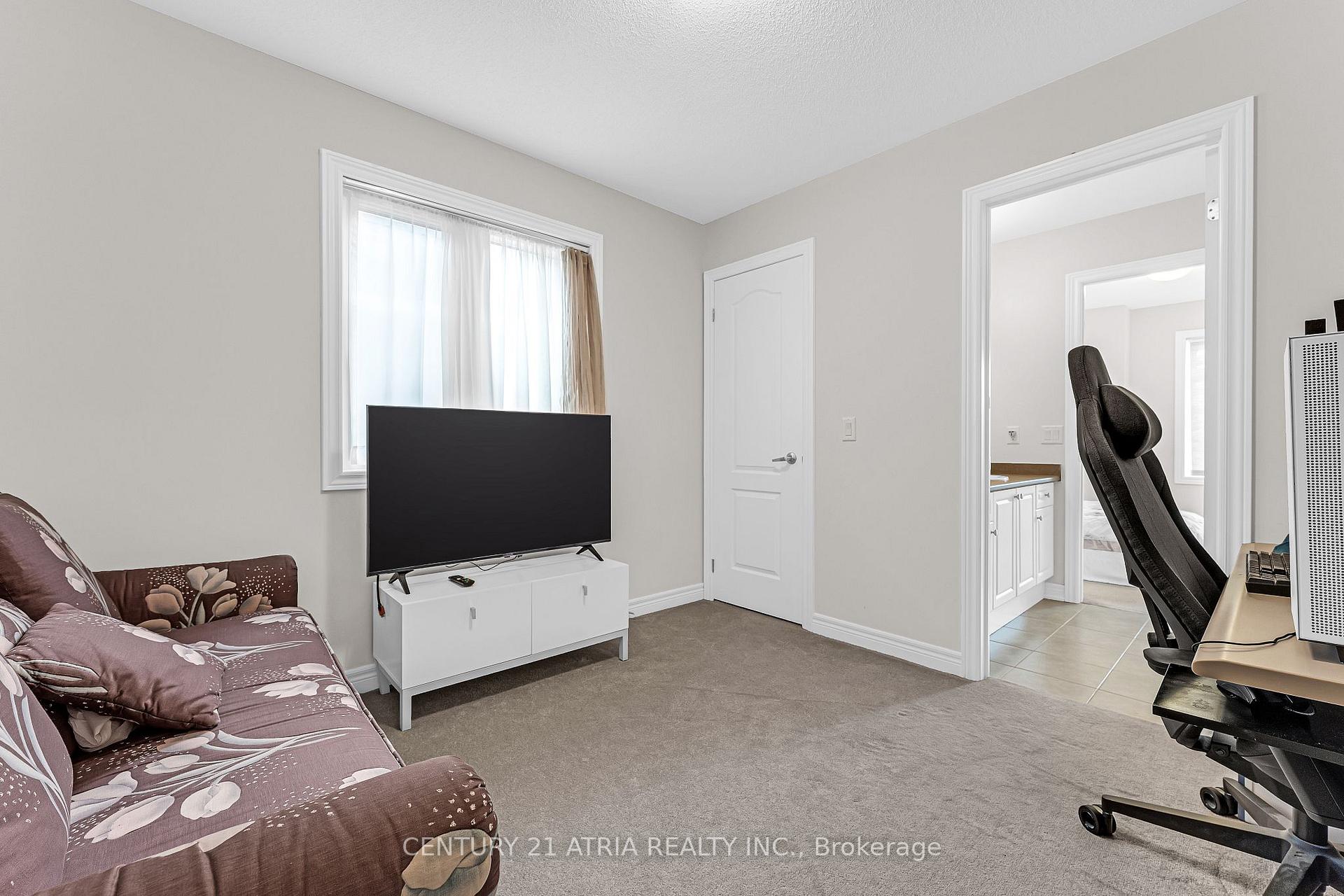 Photo 17 of 468 Kwapis Boulevard, Newmarket, Woodland Hill — HOMEH