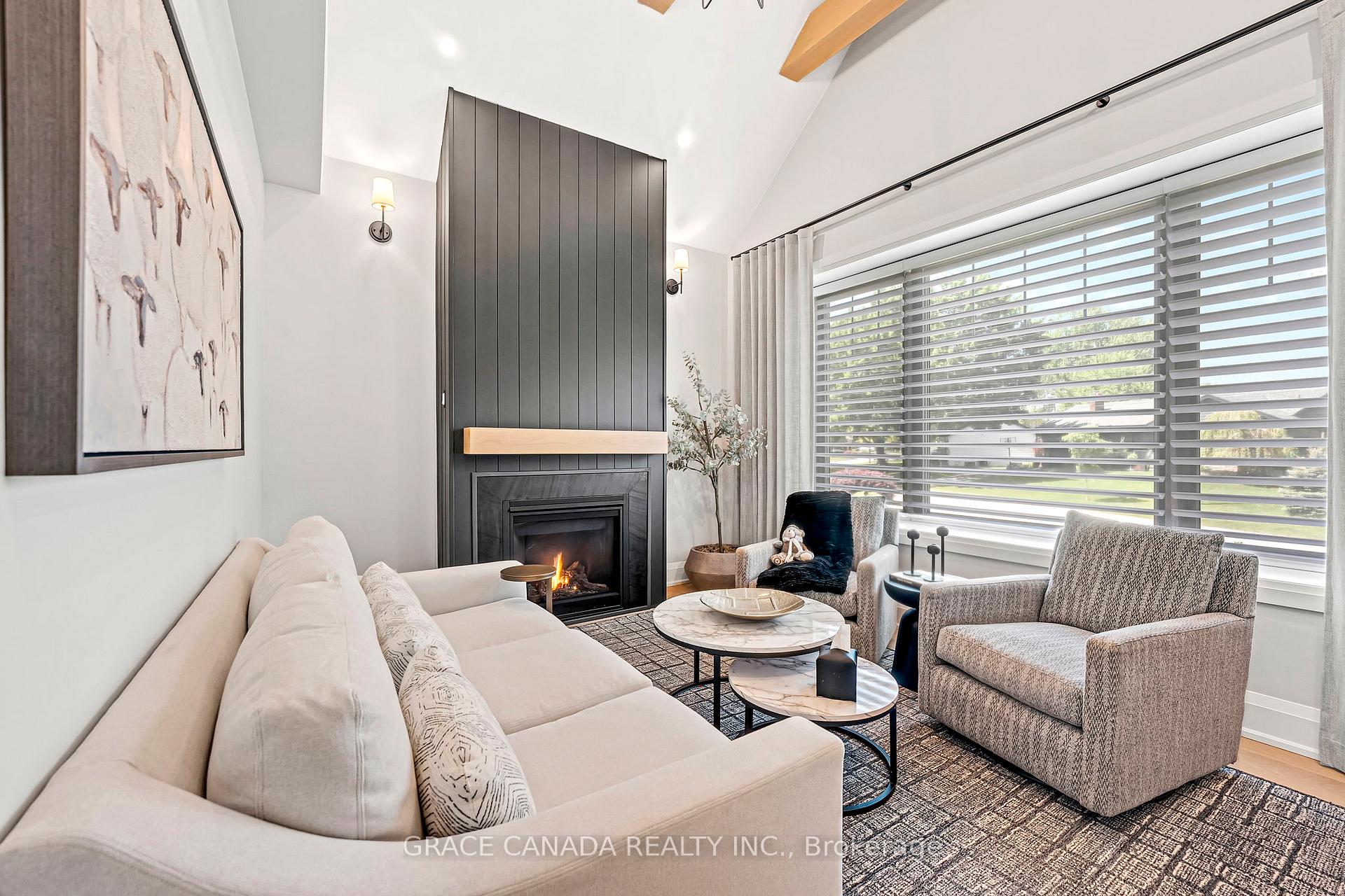 Photo 6 of 527 Oneida Drive, Burlington, LaSalle — HOMEH