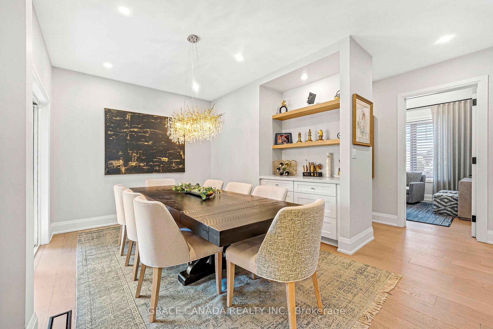 Photo 8 of 527 Oneida Drive, Burlington, LaSalle — HOMEH
