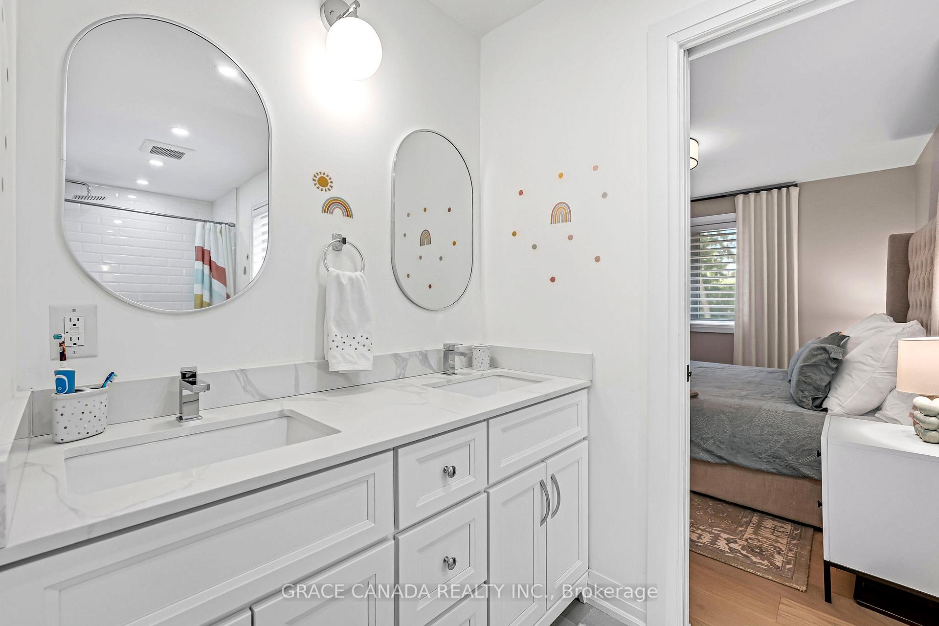 Photo 19 of 527 Oneida Drive, Burlington, LaSalle — HOMEH