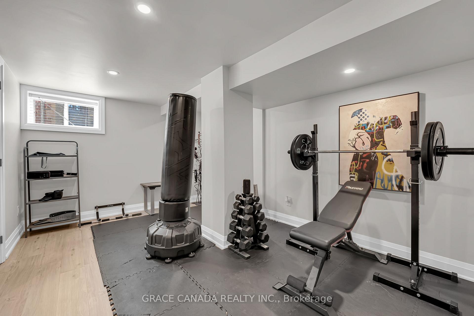 Photo 25 of 527 Oneida Drive, Burlington, LaSalle — HOMEH