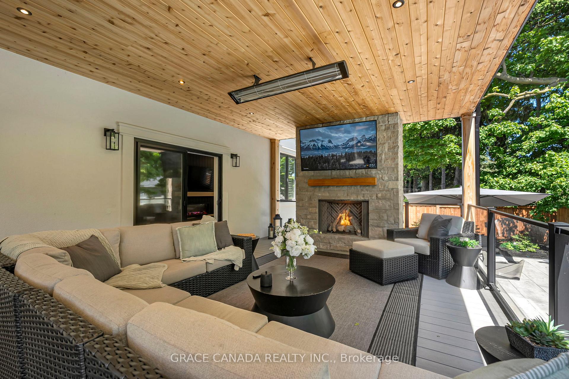 Photo 32 of 527 Oneida Drive, Burlington, LaSalle — HOMEH