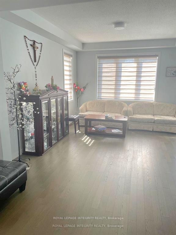 Photo 2 of 2477 Watercolours Way, Ottawa, Barrhaven - Half Moon Bay — HOMEH