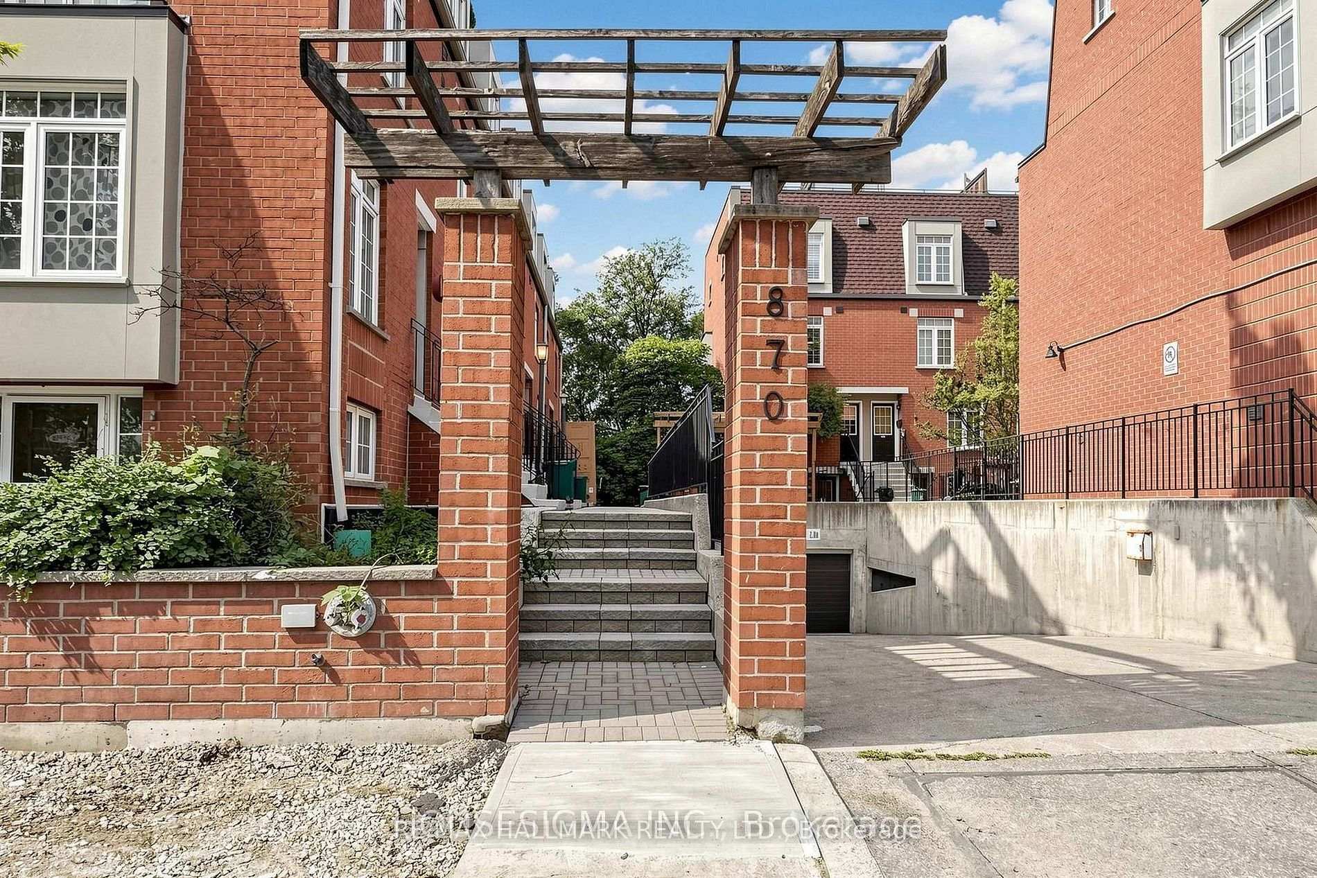 Photo 3 of Unit 106, 870 Jane Street, Toronto, Rockcliffe-Smythe — HOMEH