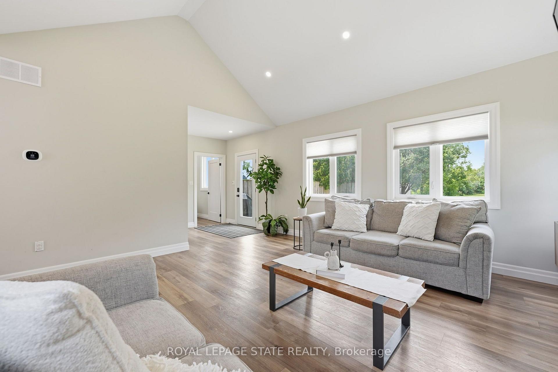 Photo 13 of 3144 Homestead Drive, Hamilton, Mount Hope — HOMEH
