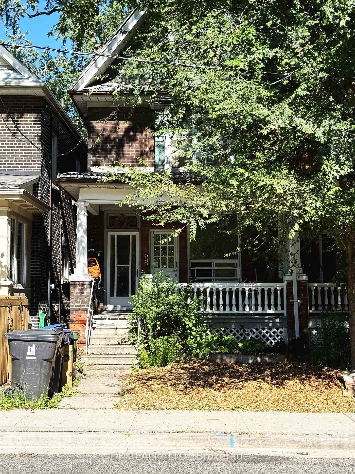 Photo of Unit Main Floor, 383 Lansdowne Avenue