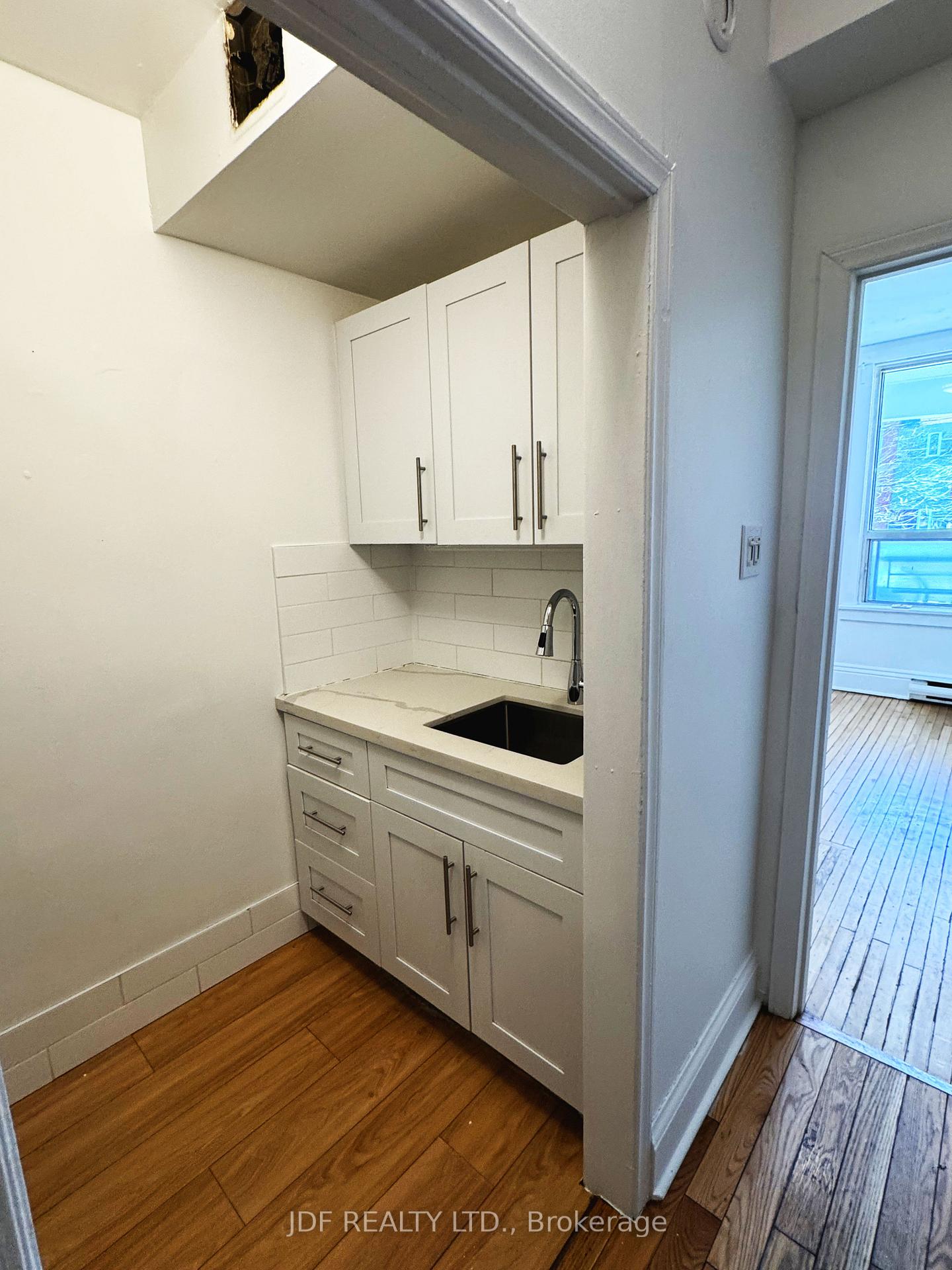 Photo 7 of Unit Main Floor, 383 Lansdowne Avenue, Toronto, Dufferin Grove — HOMEH