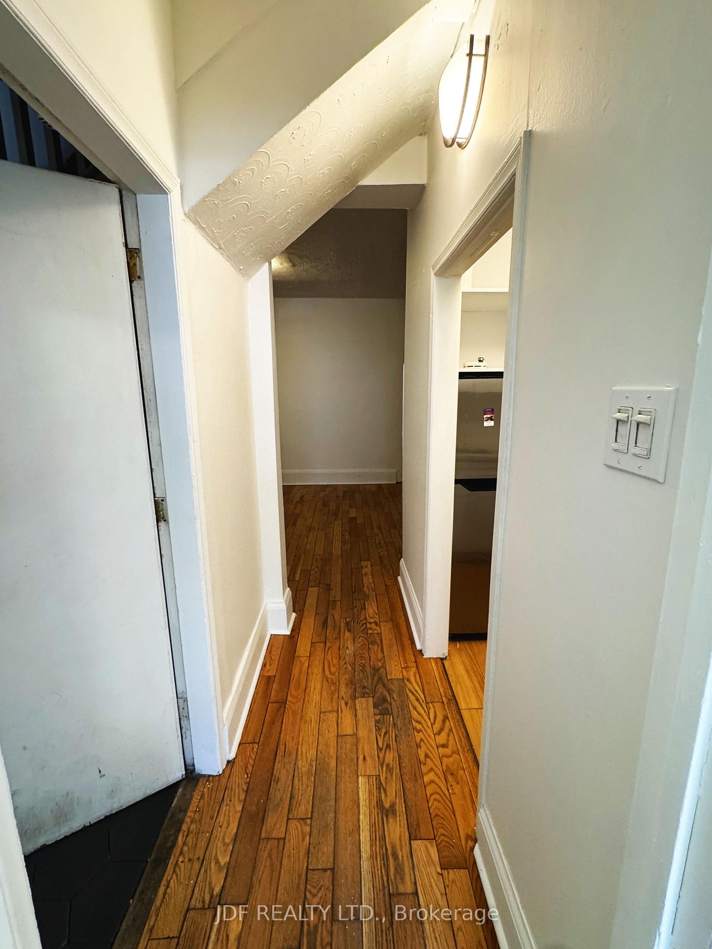 Photo 14 of Unit Main Floor, 383 Lansdowne Avenue, Toronto, Dufferin Grove — HOMEH