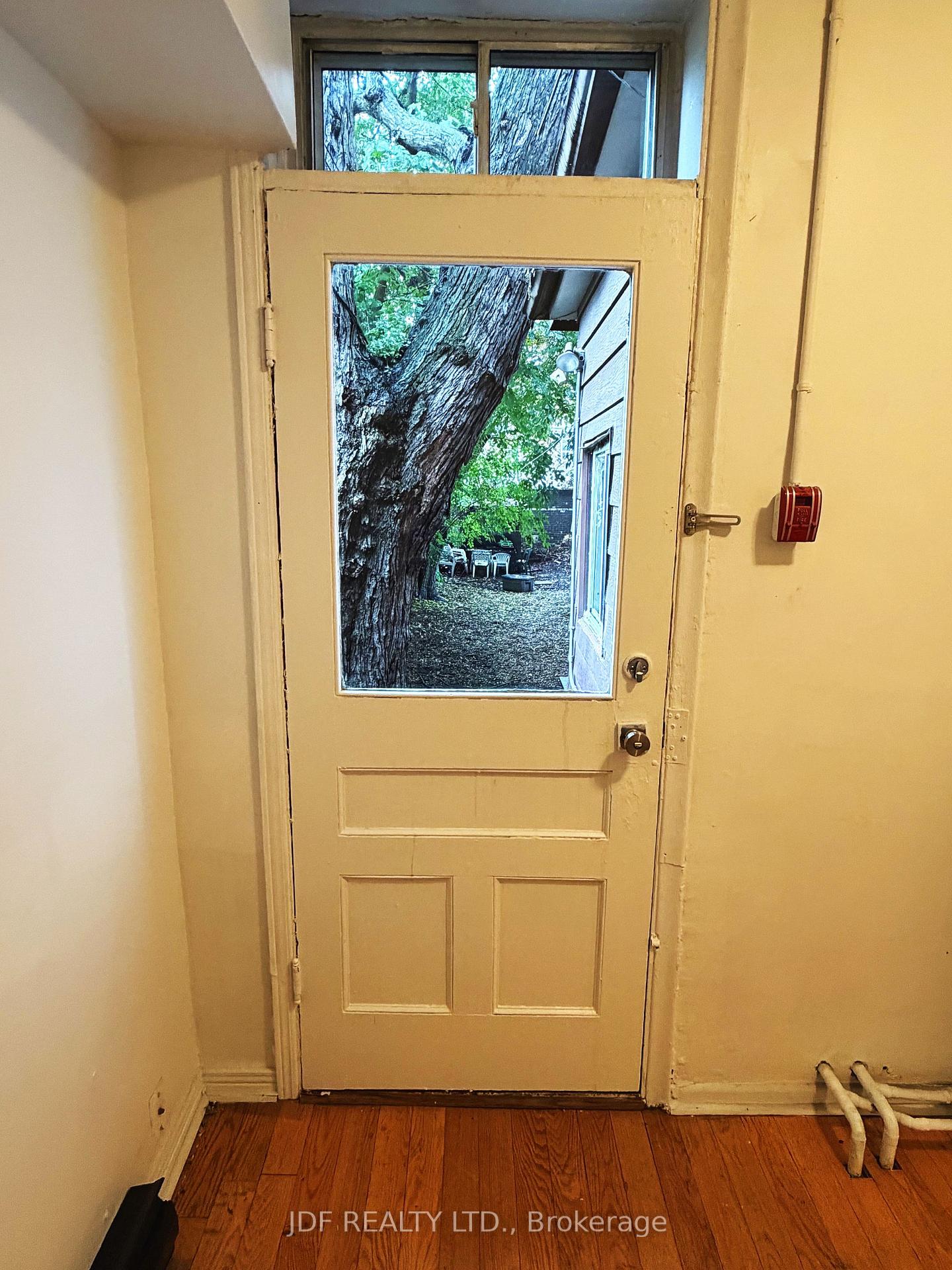 Photo 19 of Unit Main Floor, 383 Lansdowne Avenue, Toronto, Dufferin Grove — HOMEH