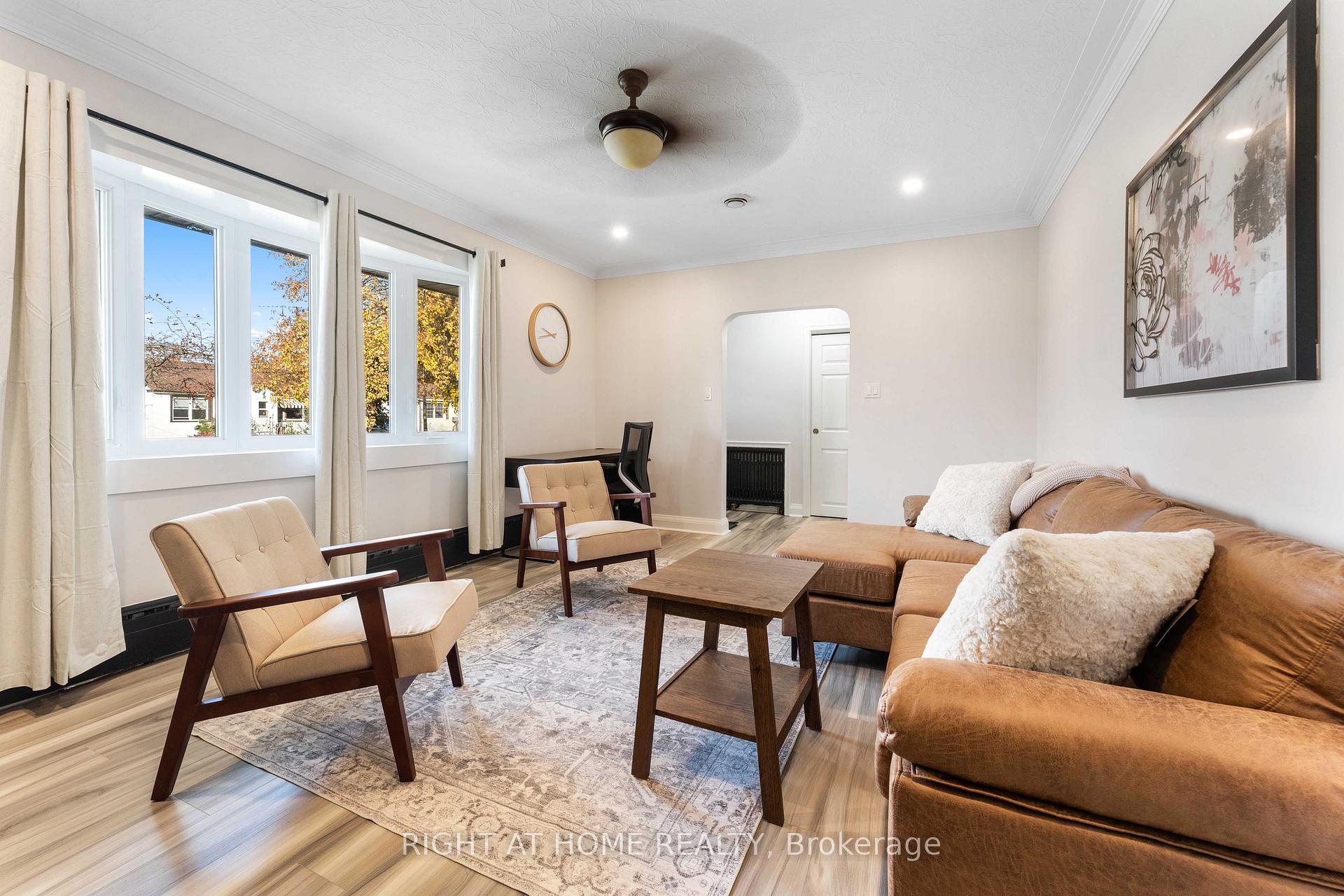 Photo 5 of 47 Marshall Avenue, Welland, Broadway — HOMEH