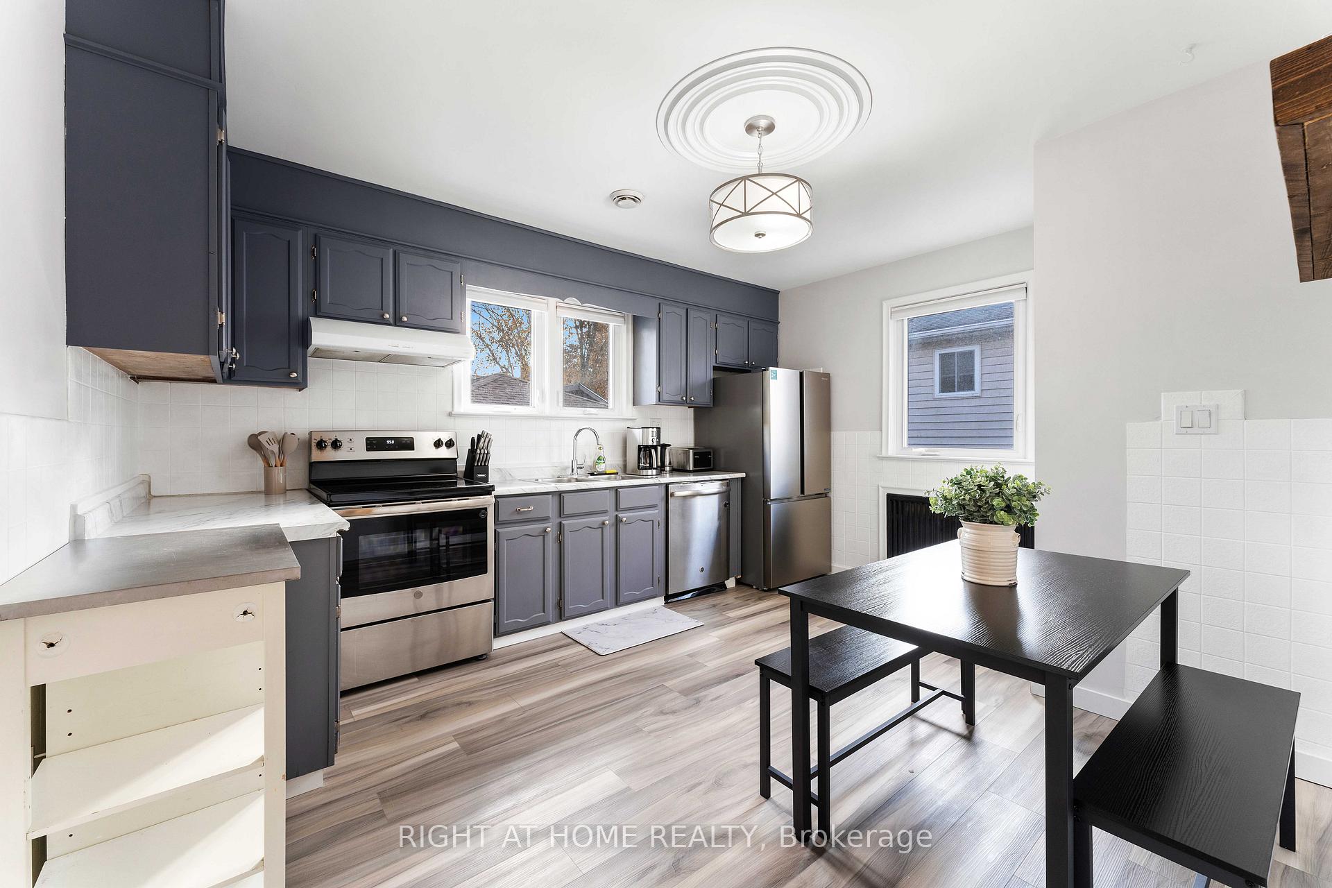 Photo 16 of 47 Marshall Avenue, Welland, Broadway — HOMEH
