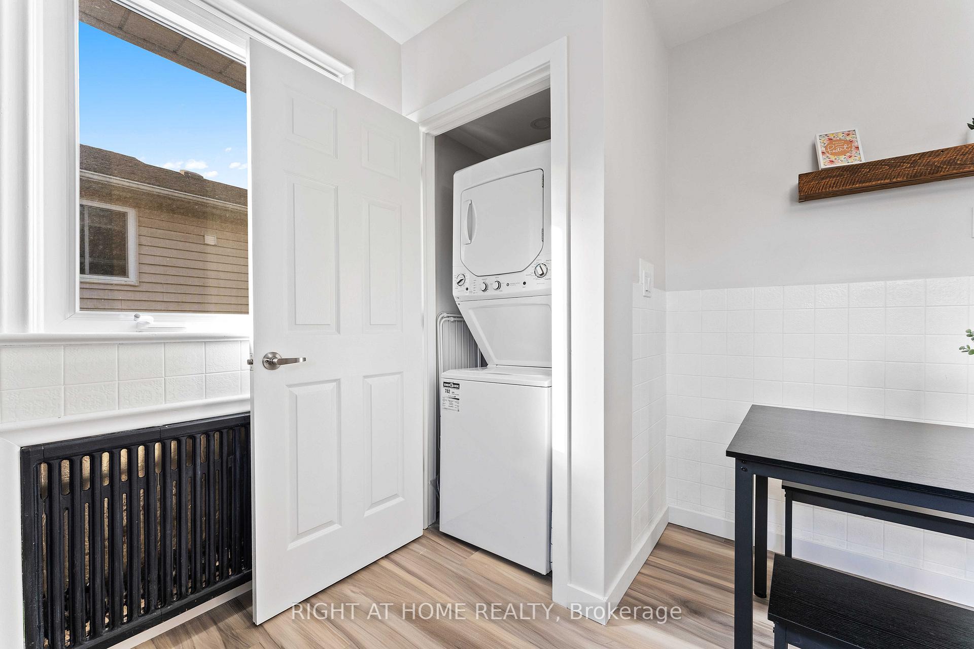 Photo 23 of 47 Marshall Avenue, Welland, Broadway — HOMEH