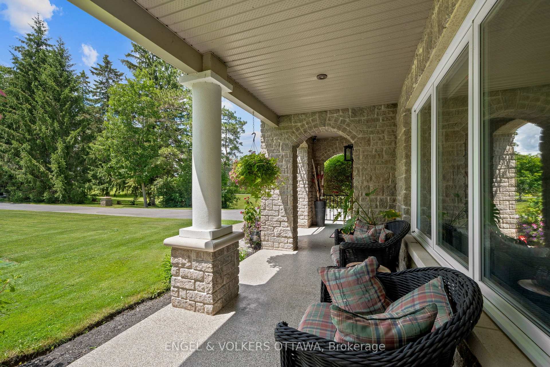 Photo 3 of 5833A Rideau Valley Drive N, Ottawa, Manotick South to Roger Stevens — HOMEH