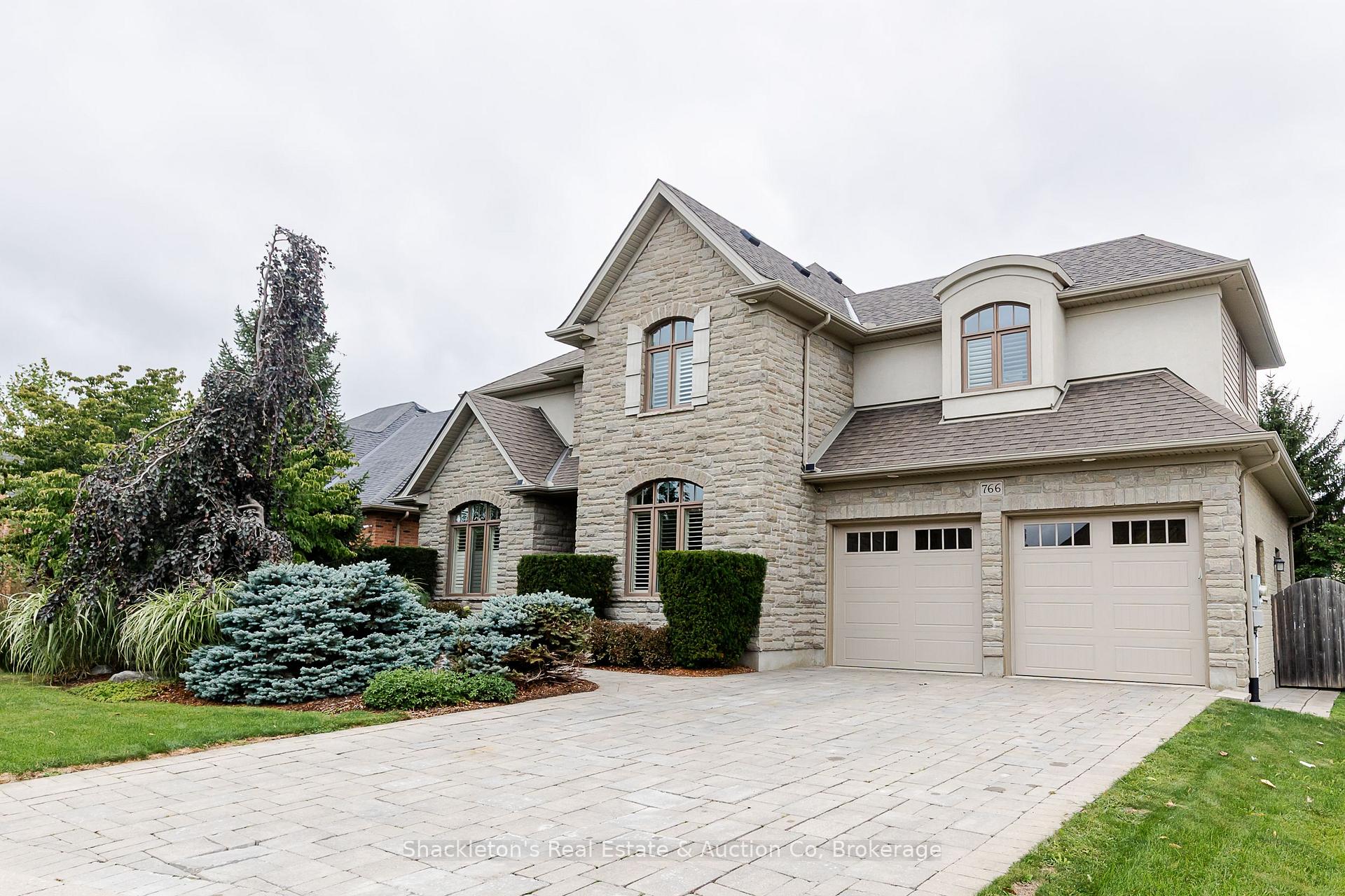 Photo 2 of 766 Eagletrace Drive, London, North S — HOMEH