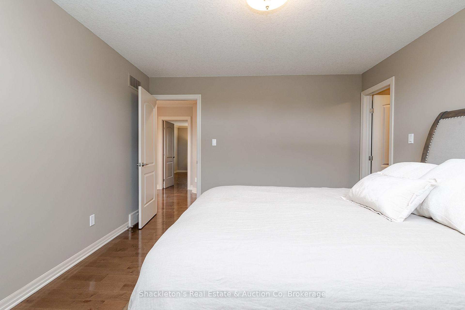 Photo 38 of 766 Eagletrace Drive, London, North S — HOMEH