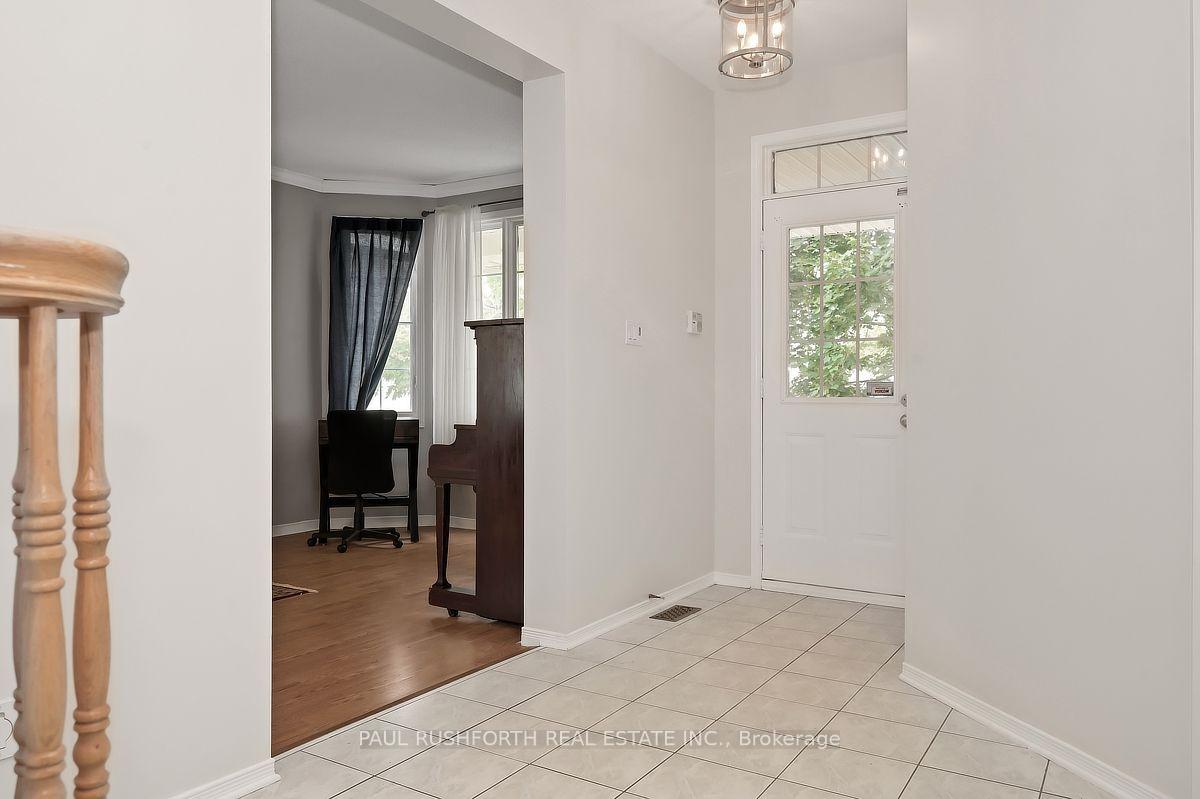Photo 4 of 1828 Mccallum Drive, Ottawa, Fallingbrook/Gardenway South — HOMEH