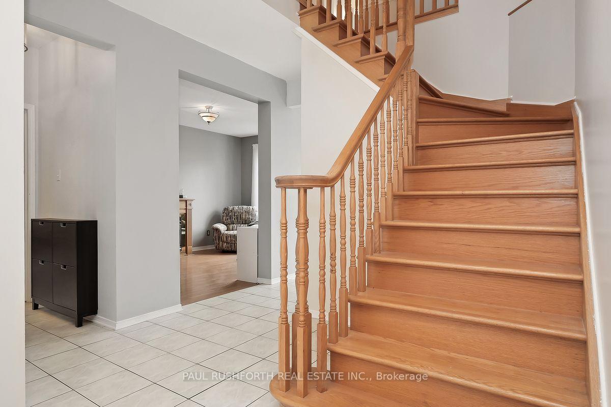 Photo 5 of 1828 Mccallum Drive, Ottawa, Fallingbrook/Gardenway South — HOMEH