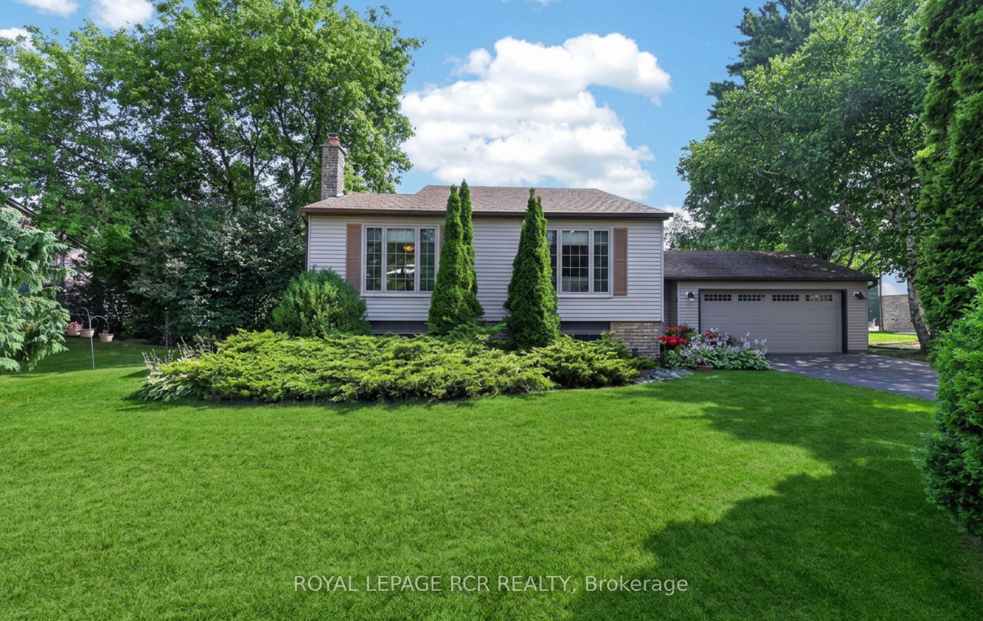 Photo 2 of 60 Holmes Drive, Caledon, Mono Mills — HOMEH