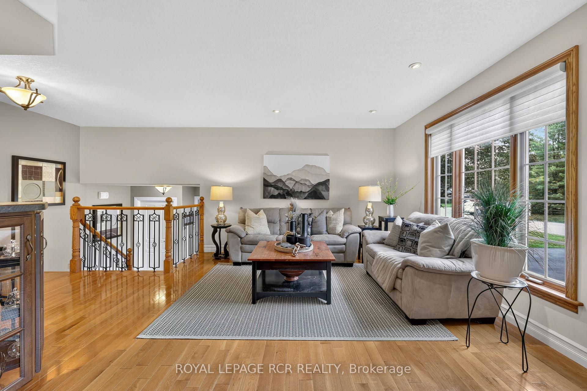 Photo 10 of 60 Holmes Drive, Caledon, Mono Mills — HOMEH