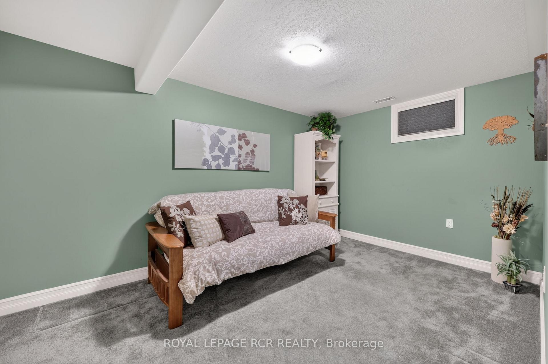 Photo 25 of 60 Holmes Drive, Caledon, Mono Mills — HOMEH