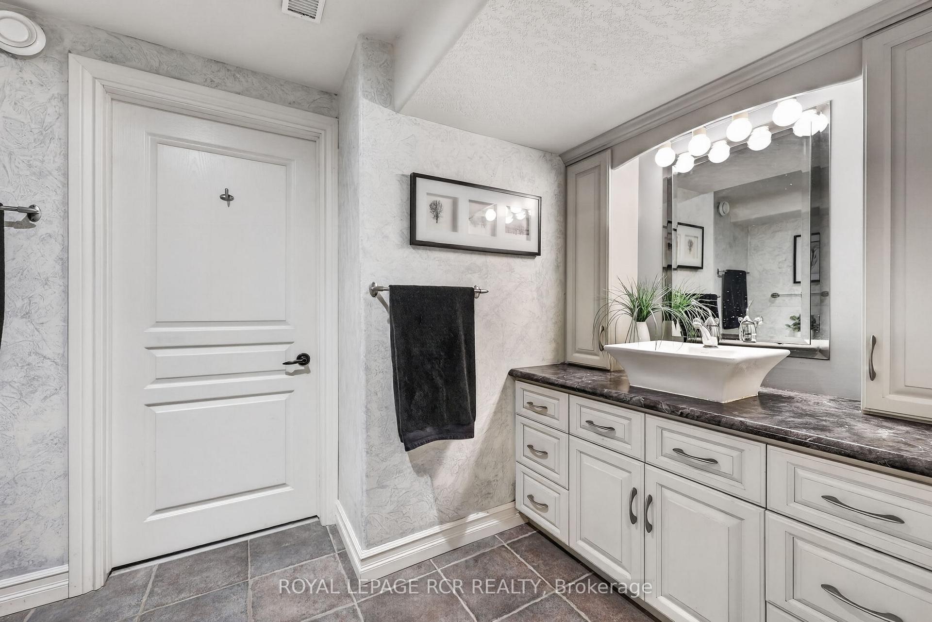 Photo 27 of 60 Holmes Drive, Caledon, Mono Mills — HOMEH