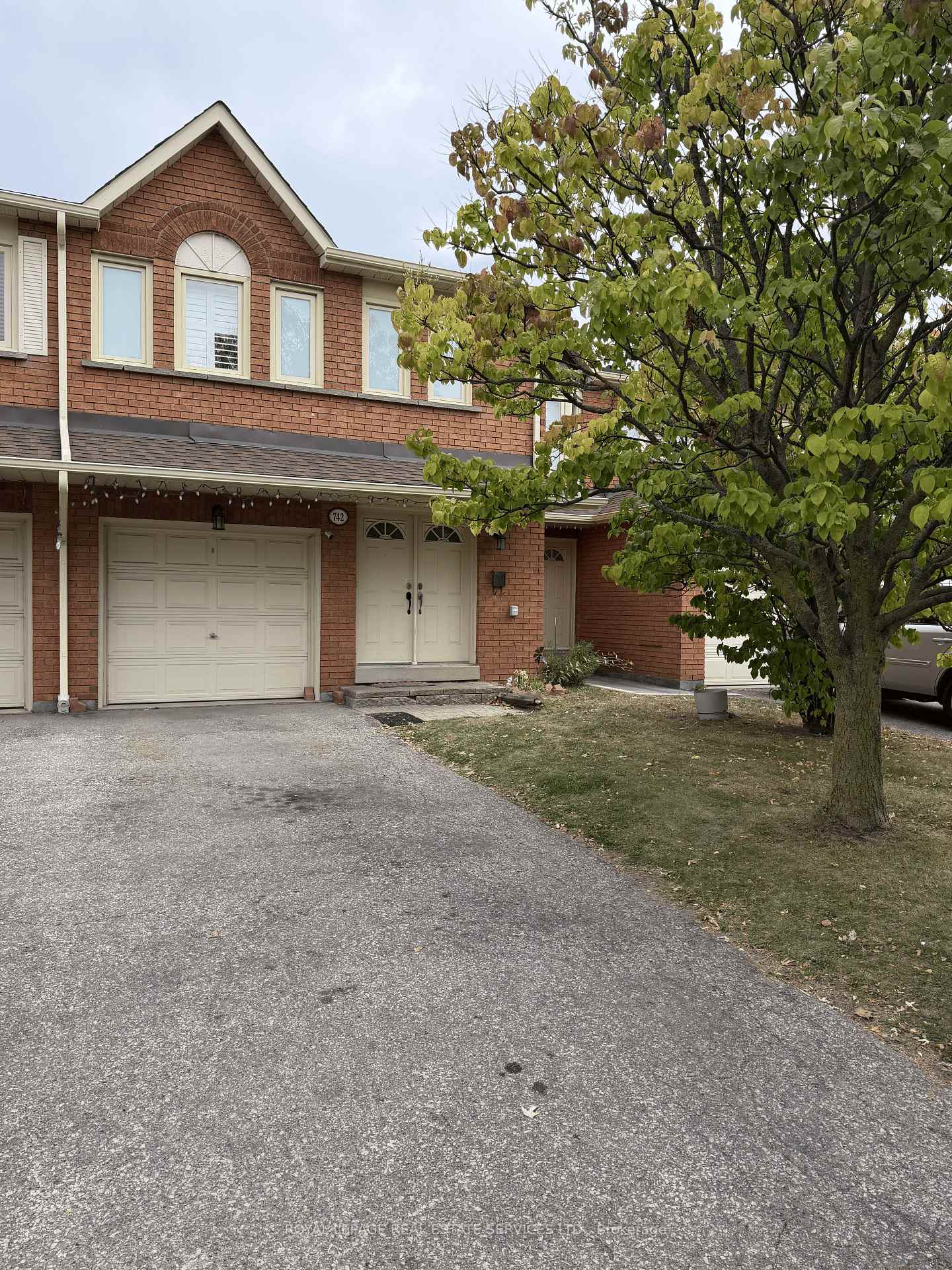 Photo 1 of 742 Winterton Way, Mississauga, Hurontario — HOMEH