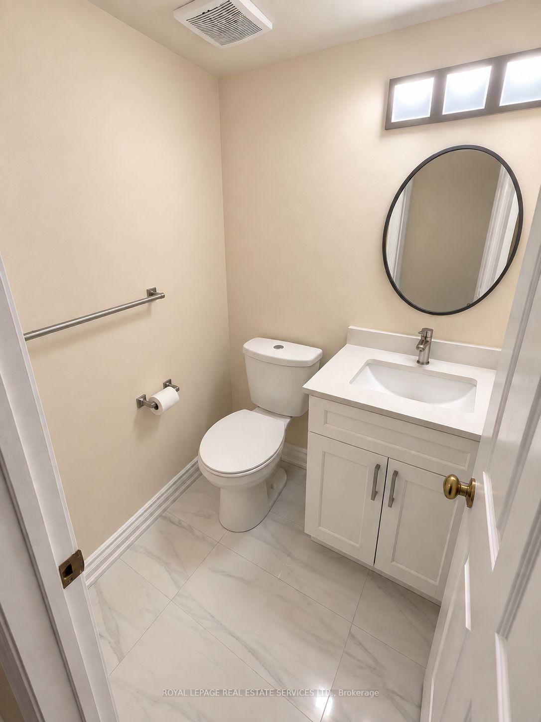Photo 6 of 742 Winterton Way, Mississauga, Hurontario — HOMEH