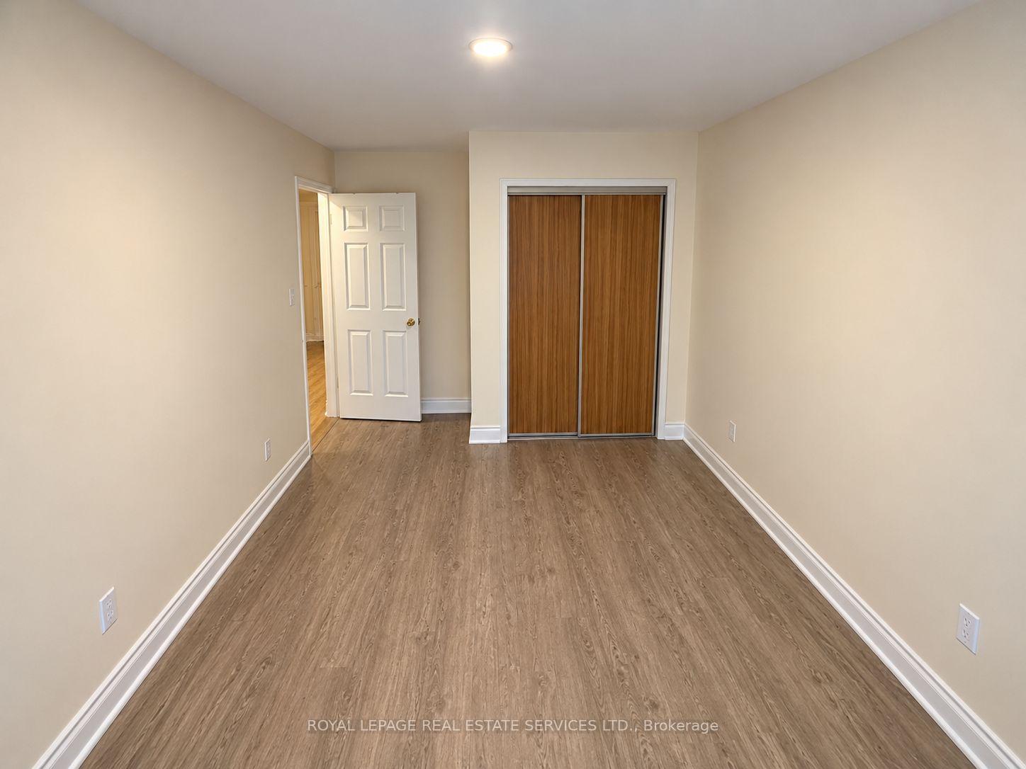 Photo 12 of 742 Winterton Way, Mississauga, Hurontario — HOMEH