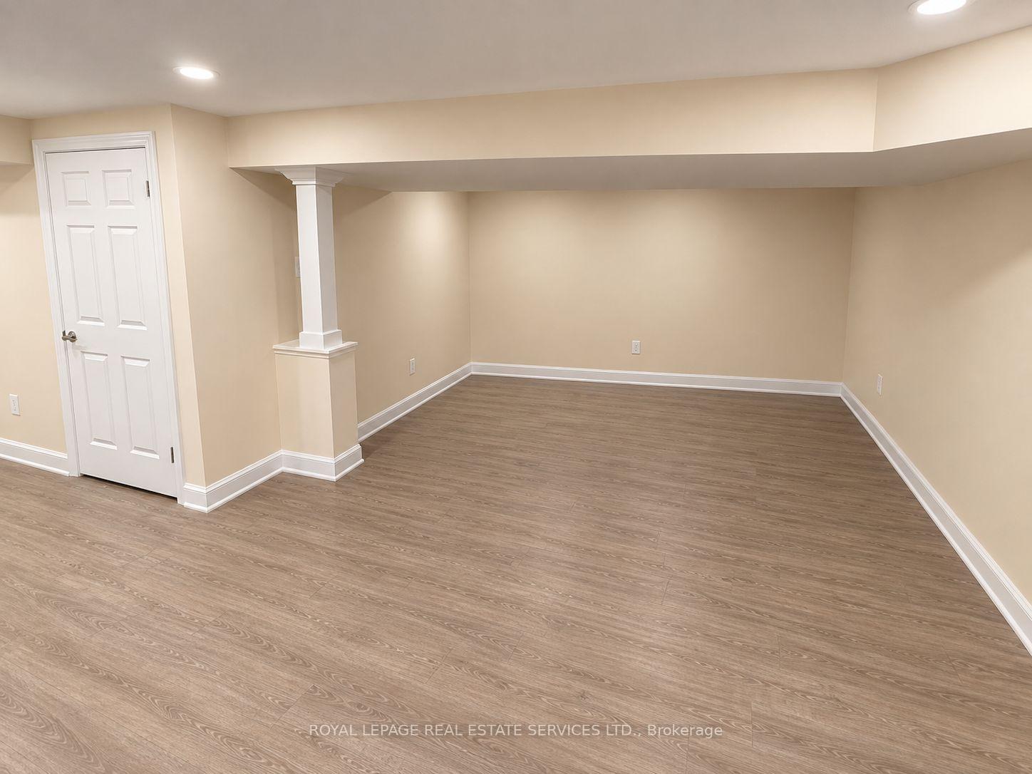 Photo 18 of 742 Winterton Way, Mississauga, Hurontario — HOMEH