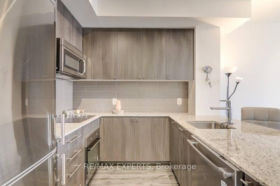 Photo 4 of Unit 607, 18 Rean Drive, North York, Bayview Village — HOMEH