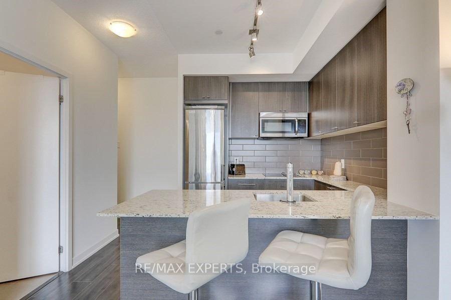 Photo 6 of Unit 607, 18 Rean Drive, North York, Bayview Village — HOMEH