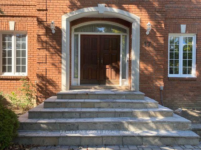 Photo 2 of 17 Dunloe Road, Richmond Hill, Bayview Hill — HOMEH