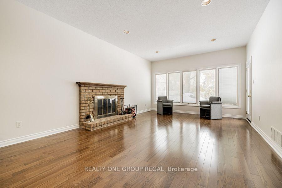 Photo 12 of 17 Dunloe Road, Richmond Hill, Bayview Hill — HOMEH