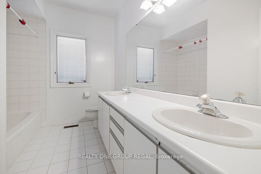 Photo 35 of 17 Dunloe Road, Richmond Hill, Bayview Hill — HOMEH