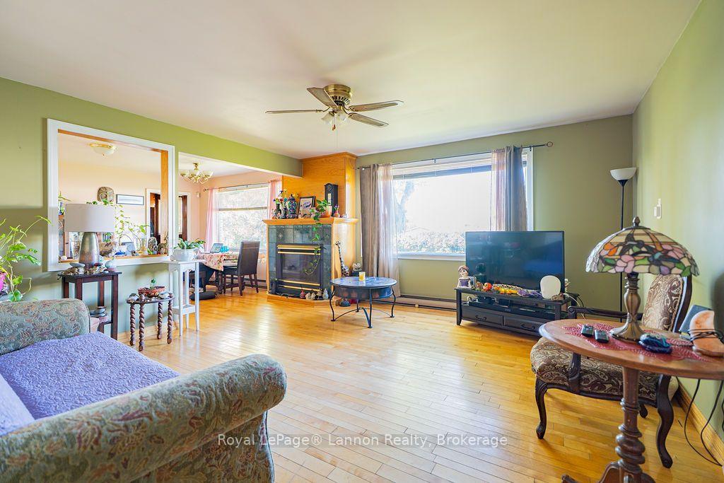 Photo 4 of 210 Powley Street, Thunder Bay, Court / Cumberland — HOMEH