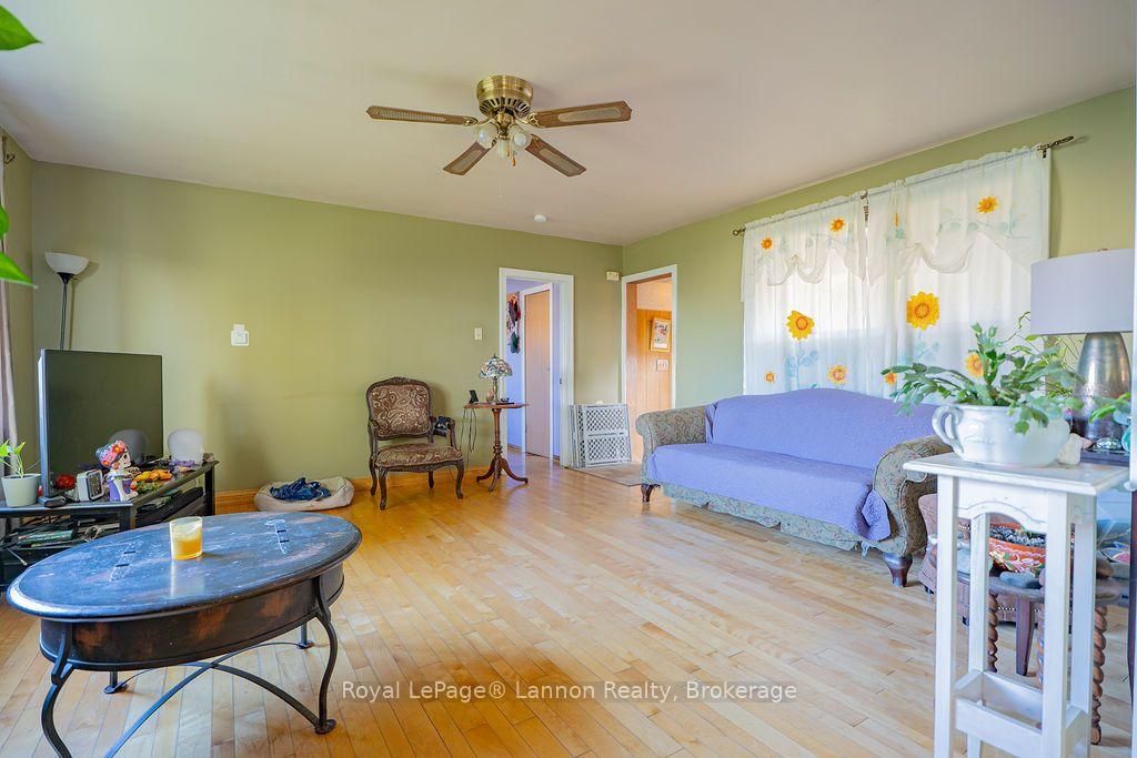 Photo 5 of 210 Powley Street, Thunder Bay, Court / Cumberland — HOMEH