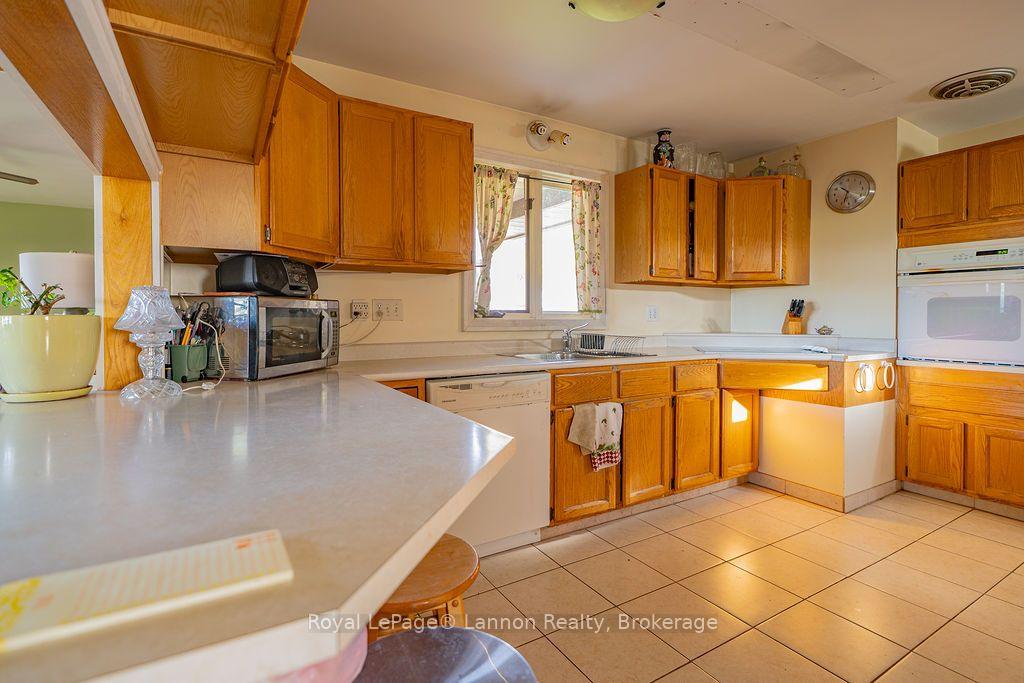 Photo 10 of 210 Powley Street, Thunder Bay, Court / Cumberland — HOMEH