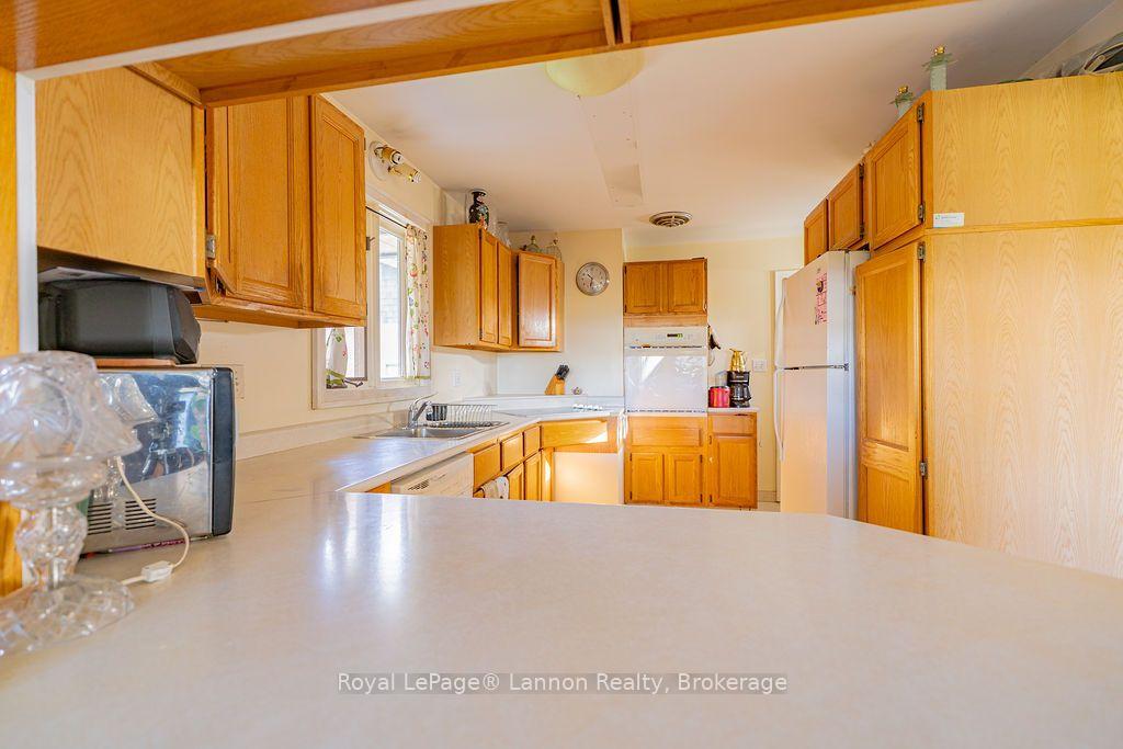 Photo 11 of 210 Powley Street, Thunder Bay, Court / Cumberland — HOMEH