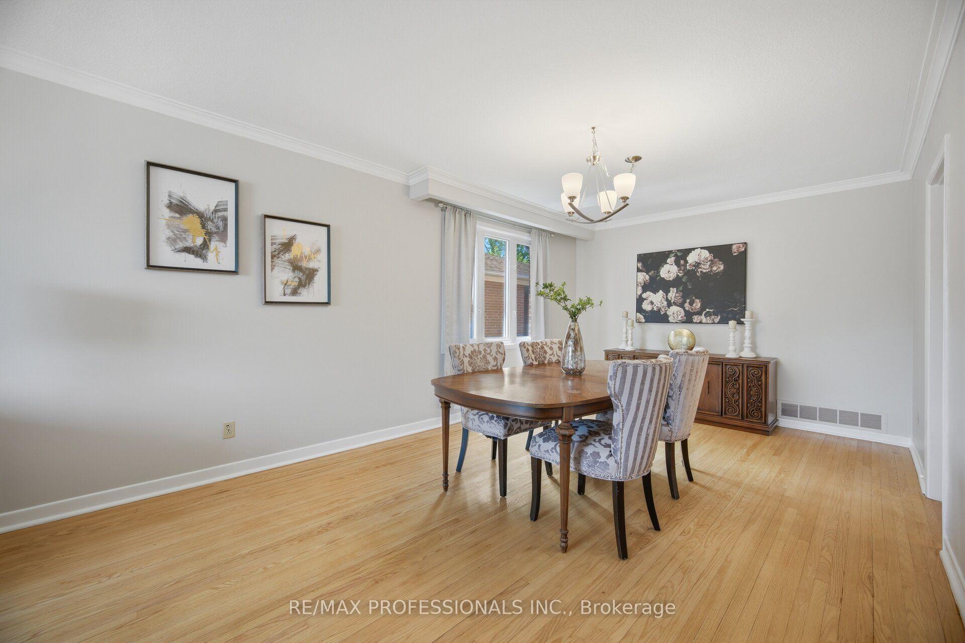 Photo 8 of 90 Peckham Avenue, North York, Newtonbrook West — HOMEH