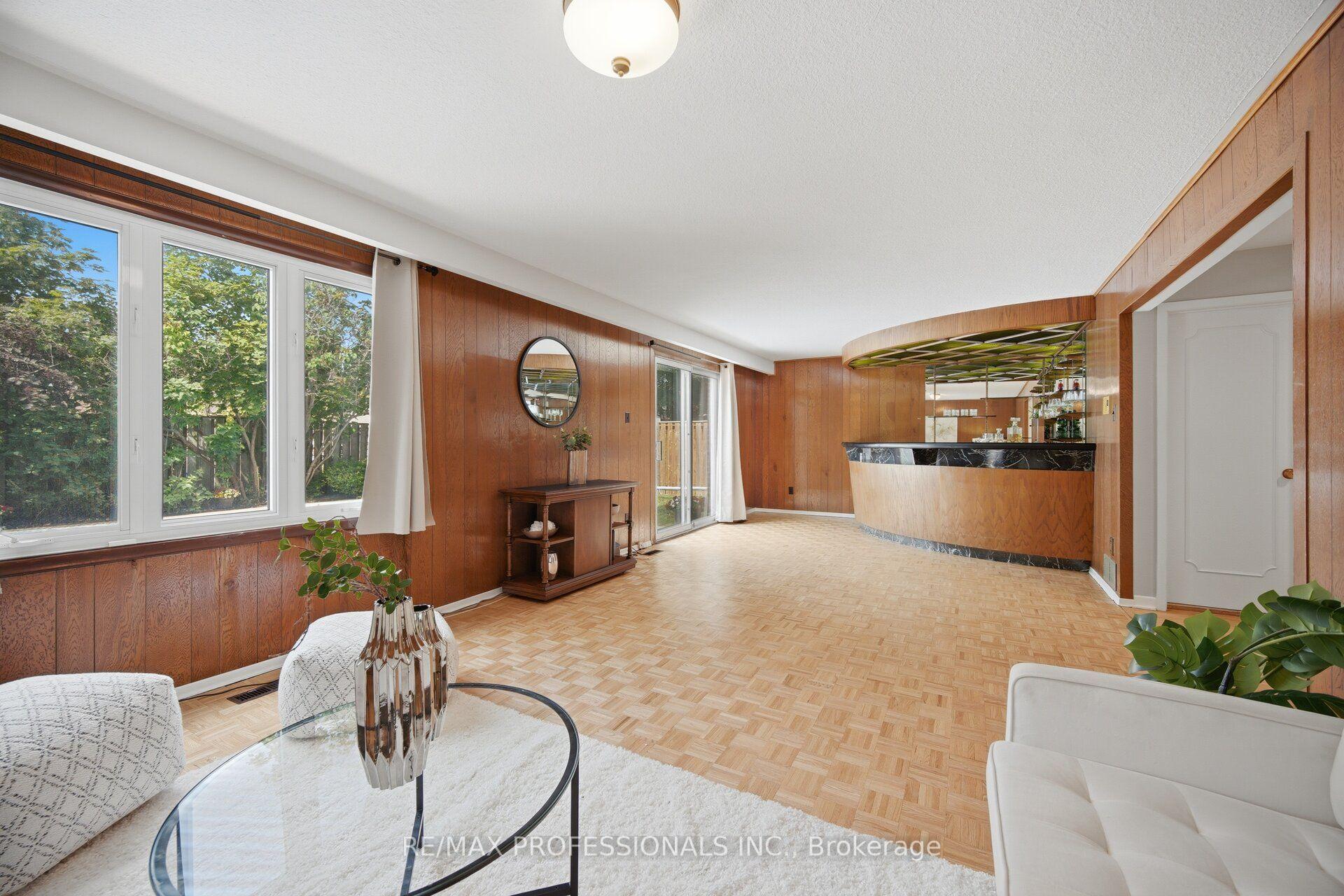 Photo 18 of 90 Peckham Avenue, North York, Newtonbrook West — HOMEH