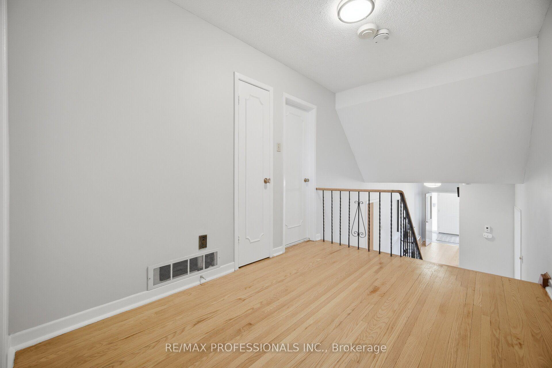 Photo 20 of 90 Peckham Avenue, North York, Newtonbrook West — HOMEH