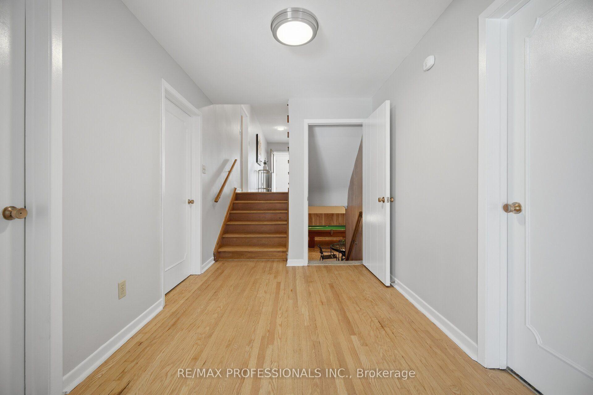Photo 33 of 90 Peckham Avenue, North York, Newtonbrook West — HOMEH