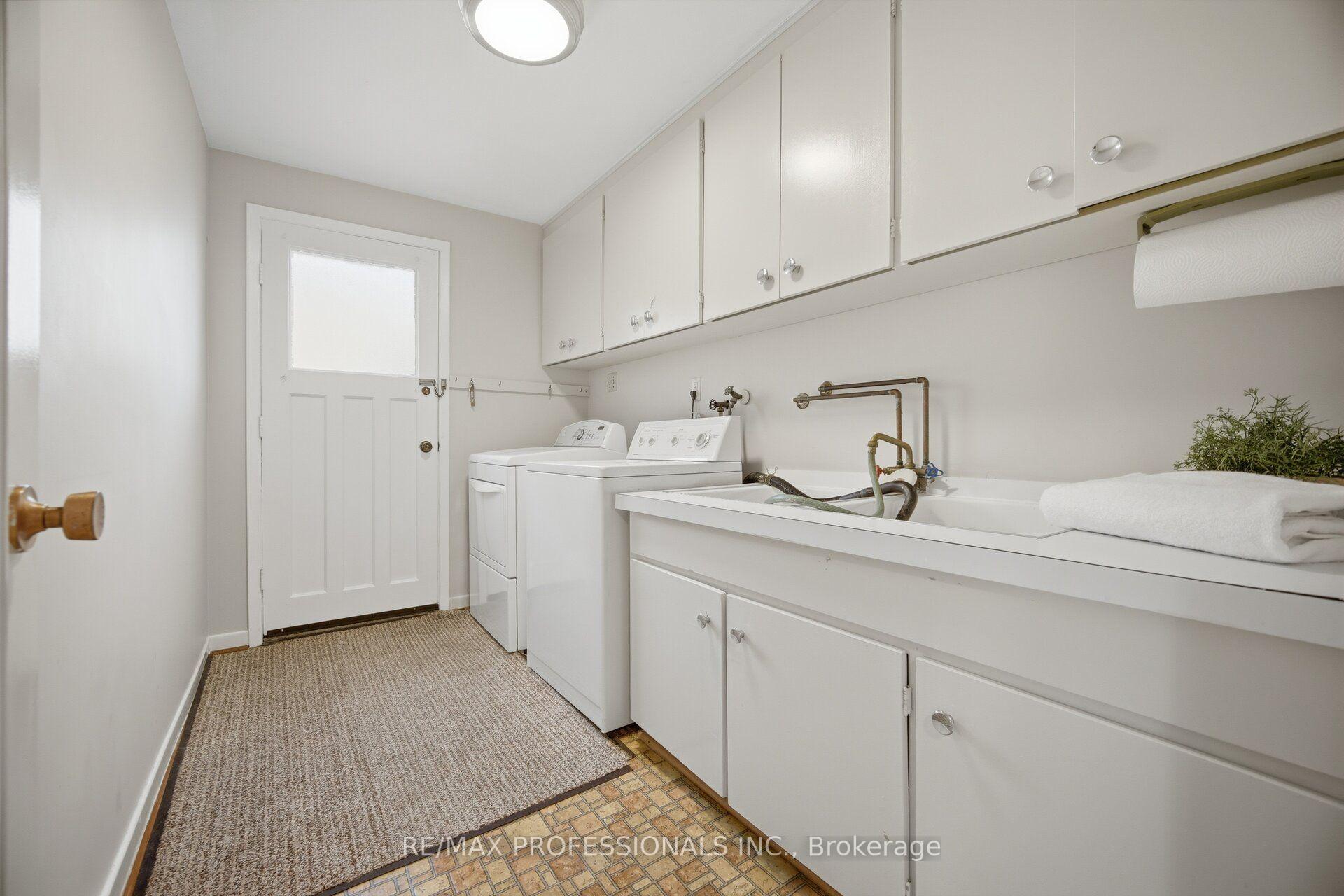 Photo 38 of 90 Peckham Avenue, North York, Newtonbrook West — HOMEH