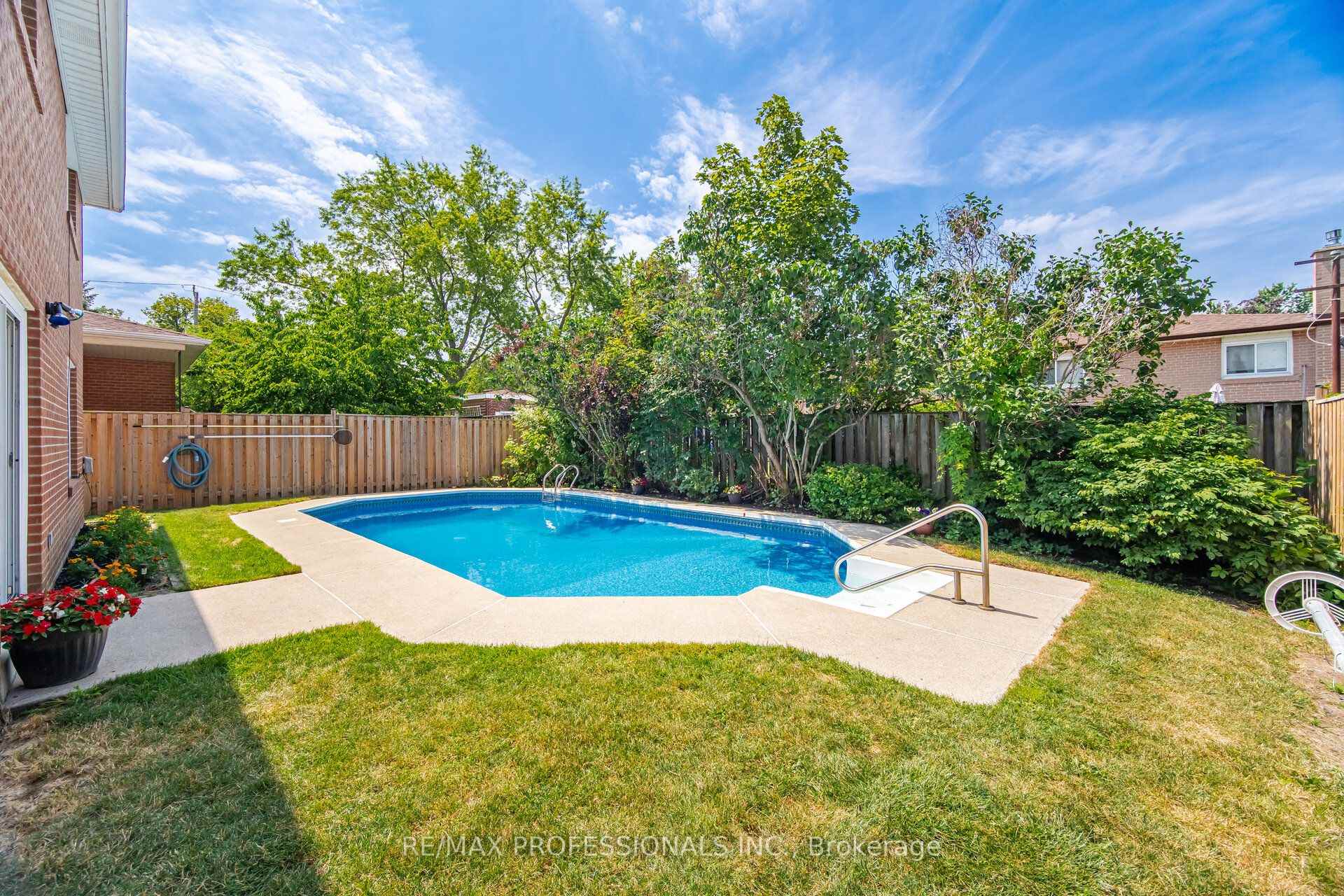Photo 45 of 90 Peckham Avenue, North York, Newtonbrook West — HOMEH