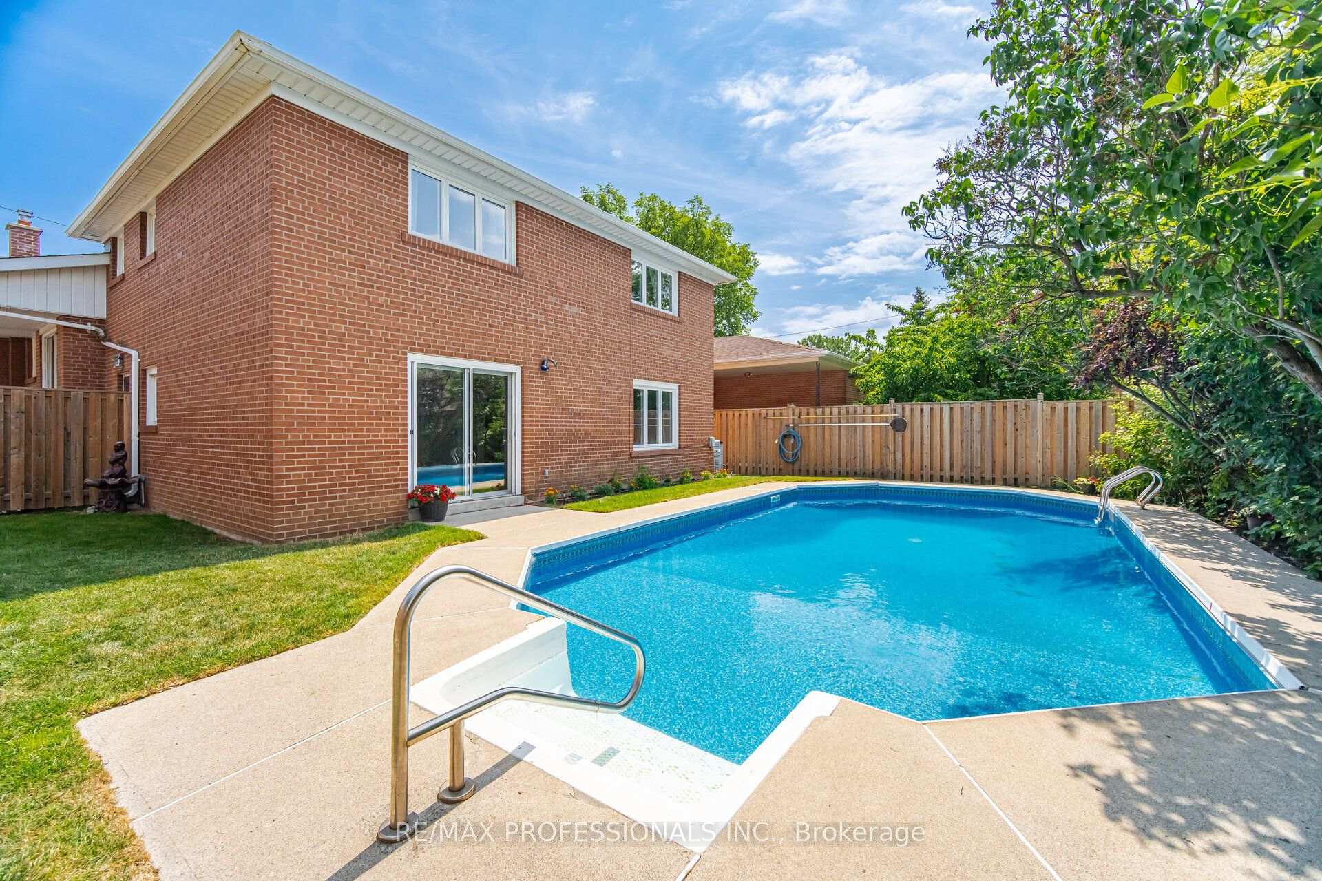 Photo 46 of 90 Peckham Avenue, North York, Newtonbrook West — HOMEH