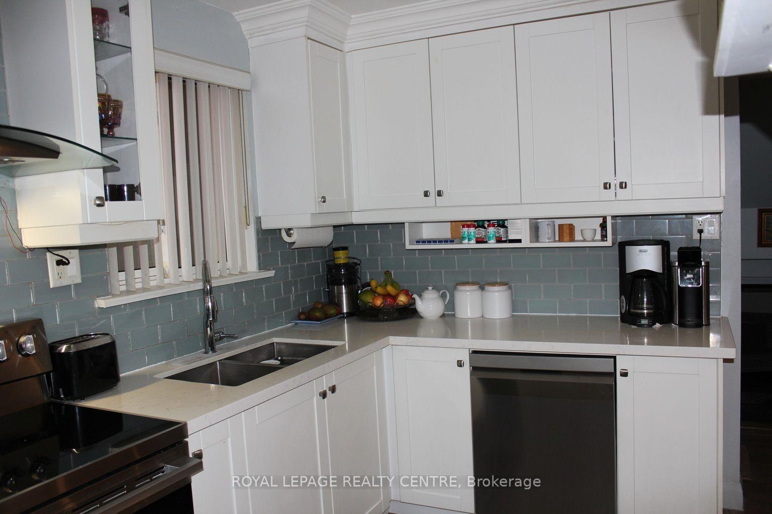 Photo 22 of 2385 Padstow Crescent, Mississauga, Clarkson — HOMEH