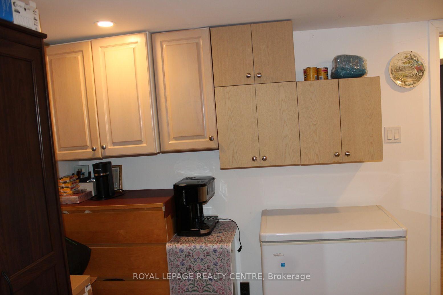Photo 23 of 2385 Padstow Crescent, Mississauga, Clarkson — HOMEH