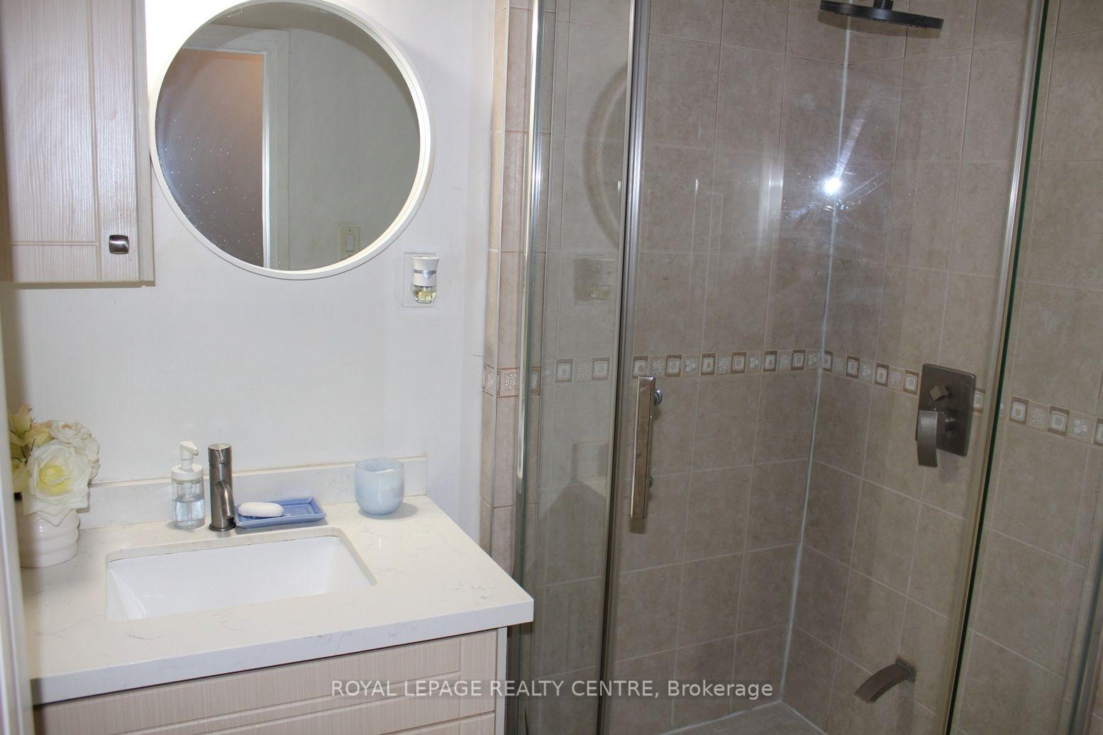 Photo 24 of 2385 Padstow Crescent, Mississauga, Clarkson — HOMEH